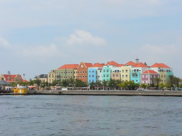 50- Le quartier Otrobanda de Willemstad sur la rive droite en sortant 